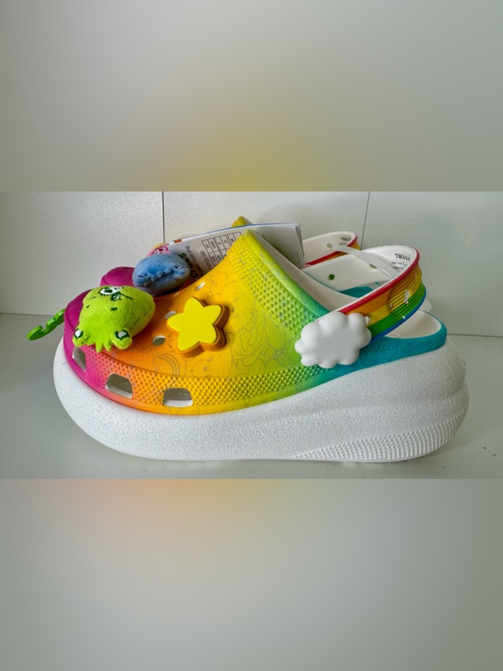 Care Bears Crush Light Up Crocs Women’s Size 6 NWT - Picture 5 of 9
